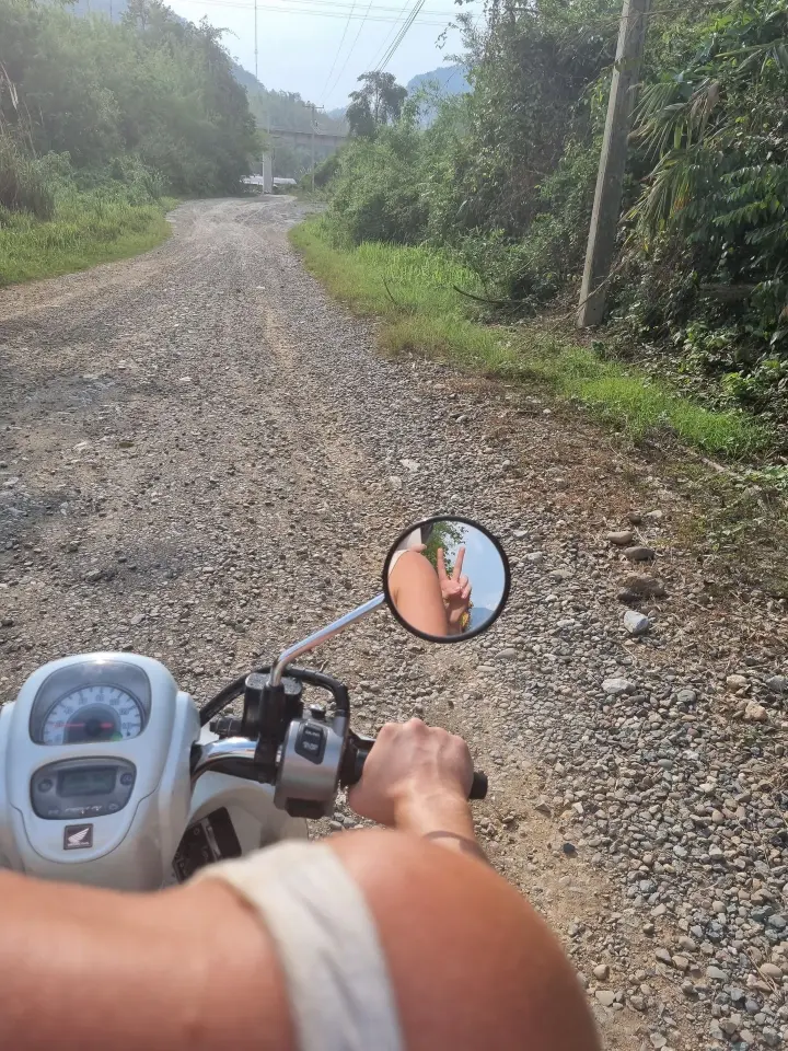 État de la route depuis Luang Prabang vers En au printemps 2023