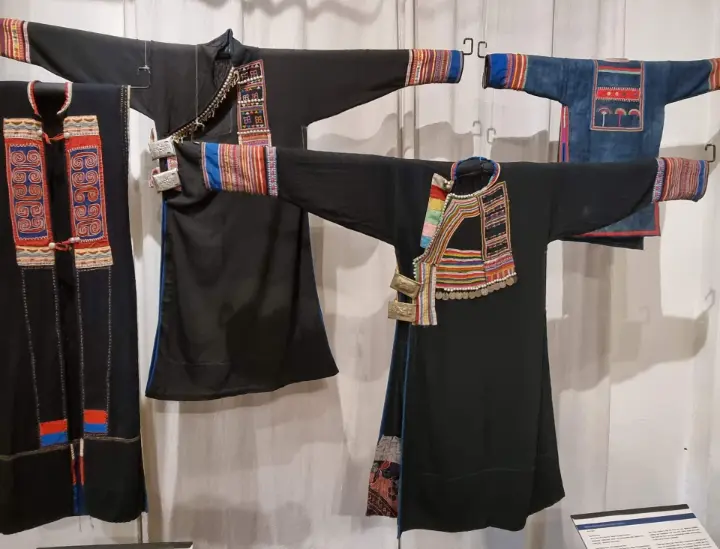 Habits traditionnels “Akha”, minorité sino-tibétaine habituellement établie dans les montagnes